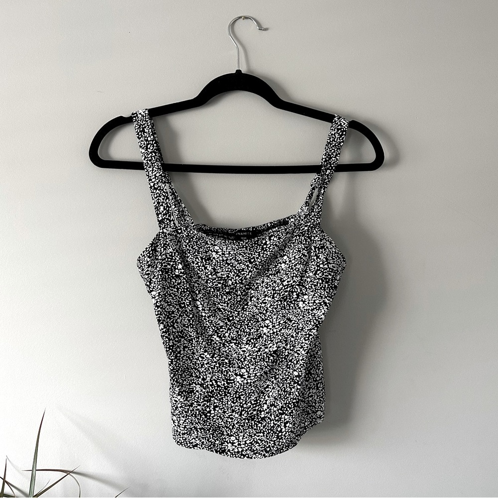 Women’s Dynamite Crop Top, LIKE NEW. Soft and airy!